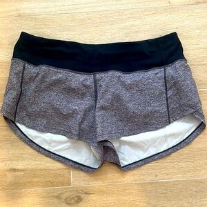 Lululemon Hotty Hot Low-Rise Lined Short- 4”